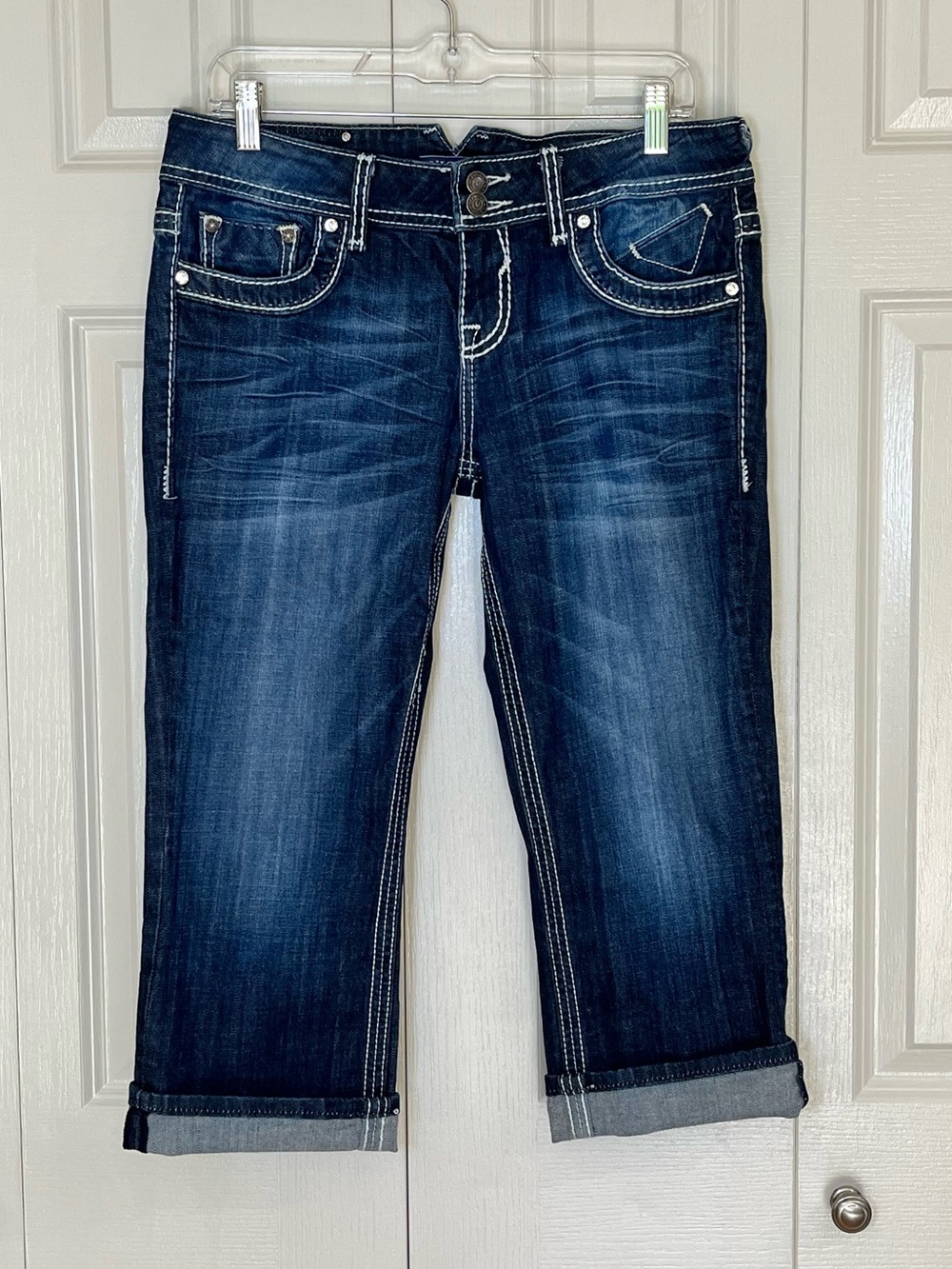 Vigoss The Dublin
Women's Blue Low Rise Regular Fit Capri Jeans Bling Size 7